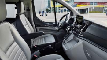 Ford представил люксовую версию Tourneo Custom