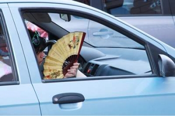 Как защитить автомобиль в жару
