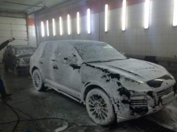 Украинец заплатил за «мойку» своего авто три тысячи долларов