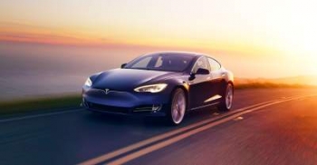 Стартовали продажи бюджетной версии Tesla