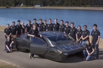 В Австралии тестируют электромобиль на солнечных батареях