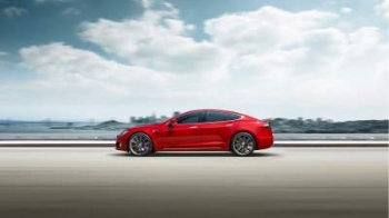 Tesla снимает с производства самый доступный автомобиль компании