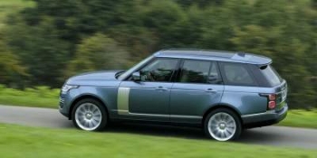 Появились первые фото обновленного Range Rover