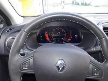 Украинец создал виртуальную панель приборов в Renault Logan