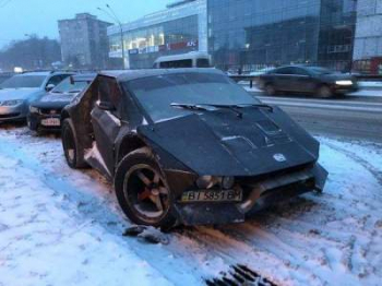 На дорогах Киева заметили странный автомобиль