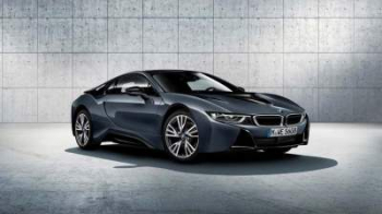 В BMW задумались о серийном производстве спецверсий "i8 Roadster"