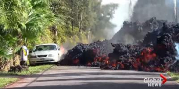 Как лава уничтожает Ford Mustang во время извержения вулкана