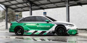 Седан Audi RS3 оснастили электромотором от болидов «Формулы Е»‍