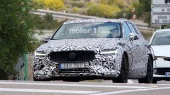 Новый Volvo V60 видели на тестах