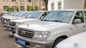 Украинские полицейские получили служебные Toyota Land Cruiser