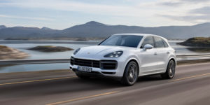 Компания Porsche приостановила продажу новых автомобилей в странах ЕС