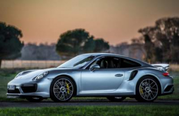 Компания Porsche представит новый 911-й