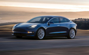 Tesla достигла целевых показателей выпуска электрокаров <span id=