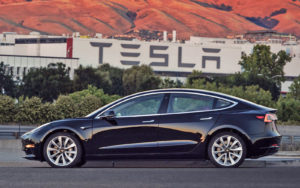 Tesla обвинили в использовании опасных батарей и обмане инвесторов