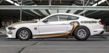 Ford представил юбилейный дрэговый Mustang