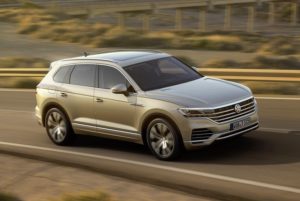 Volkswagen Touareg получит новый базовый двигатель в России‍