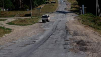 Стало известно, сколько денег в Украине неэффективно используют на ремонт дорог