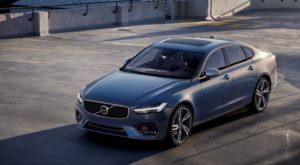 Компания Volvo привезла в Россию «спортивный» седан S90