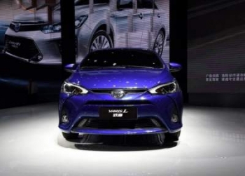 Toyota представила новый компактный седан Yaris L