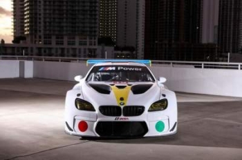 Американский художник ярко разрисовал спорткар BMW