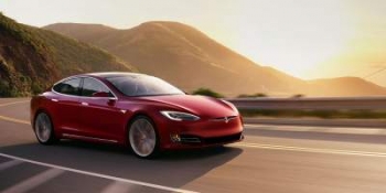 Tesla Model S стала быстрее после выхода новой прошивки