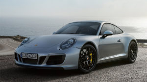 Компания Porsche показала свою обновлённую версию модели 911 GTS‍