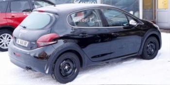 Peugeot 208 нового поколения впервые замечен на тестах