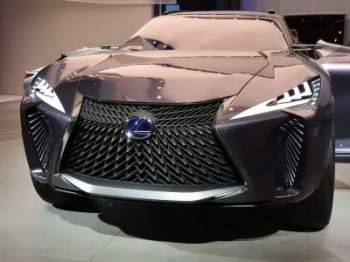 Lexus готовит в выпуску кроссовер будущего