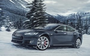 Базовую версию Tesla Model S с<span id=