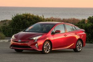 В России стартовали продажи гибрида Toyota Prius