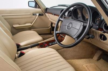 В Британии раритетный Mercedes Benz 500SL выставили на продажу