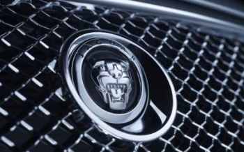 Jaguar планирует выпустить гибридный спорткар