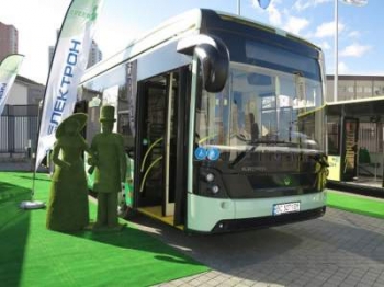 В Киеве показали новые автобусы