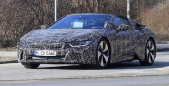 BMW i8 "попался" во время тест-драйва
