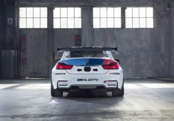 Опубликованы первые фото "заряженного" BMW M4 GT4