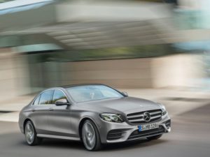 Mercedes-Benz выводит на рынок седан E300 2017 модельного года‍