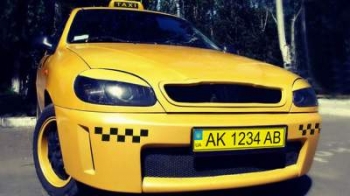 Украинских водителей такси и маршруток обяжут иметь спецномера