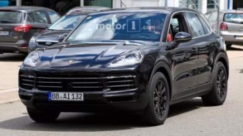 Опубликованы первые "живые" снимки нового Porsche Cayenne