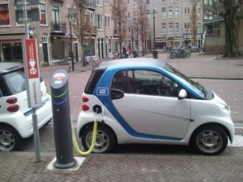 Эксперты рассказали, когда электрокары станут дешевле бензиновых автомобилей