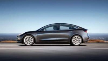 Украинцы активно заказывают Tesla Model 3