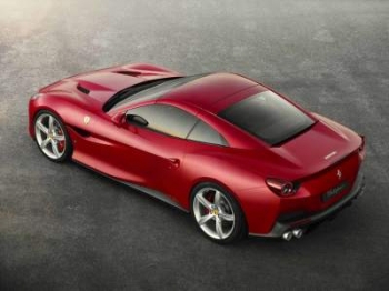Первые фото нового спорткара Ferrari "слили" в Сеть