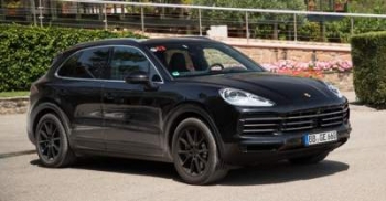 В Сети обнародованы снимки обновленного Porsche Cayenne