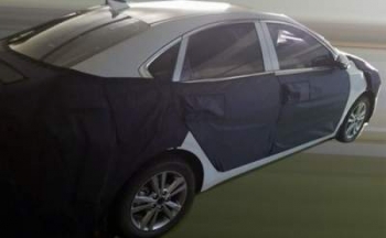 Шпионы "слили" в сеть фото нового седана Kia