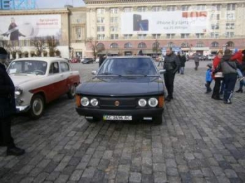 День автомобилиста: в Харькове состоялась выставка раритетных авто