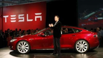 Компания Tesla терпит многомиллионные убытки
