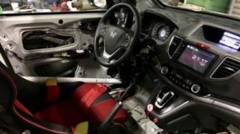 Появились фото обновленного гоночного кроссовера Honda CR-V