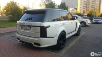 На улицах Киева видели редкий Range Rover Lumma