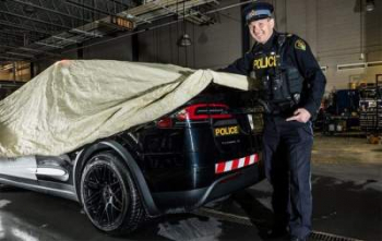 Канадская полиция будет использовать Tesla Model X