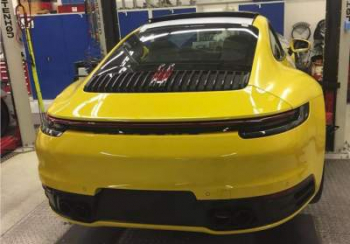 Шпионское фото нового Porsche 911 попало в Сеть