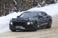 Bentley тестирует свой предстоящий Flying Spur в Скандинавии